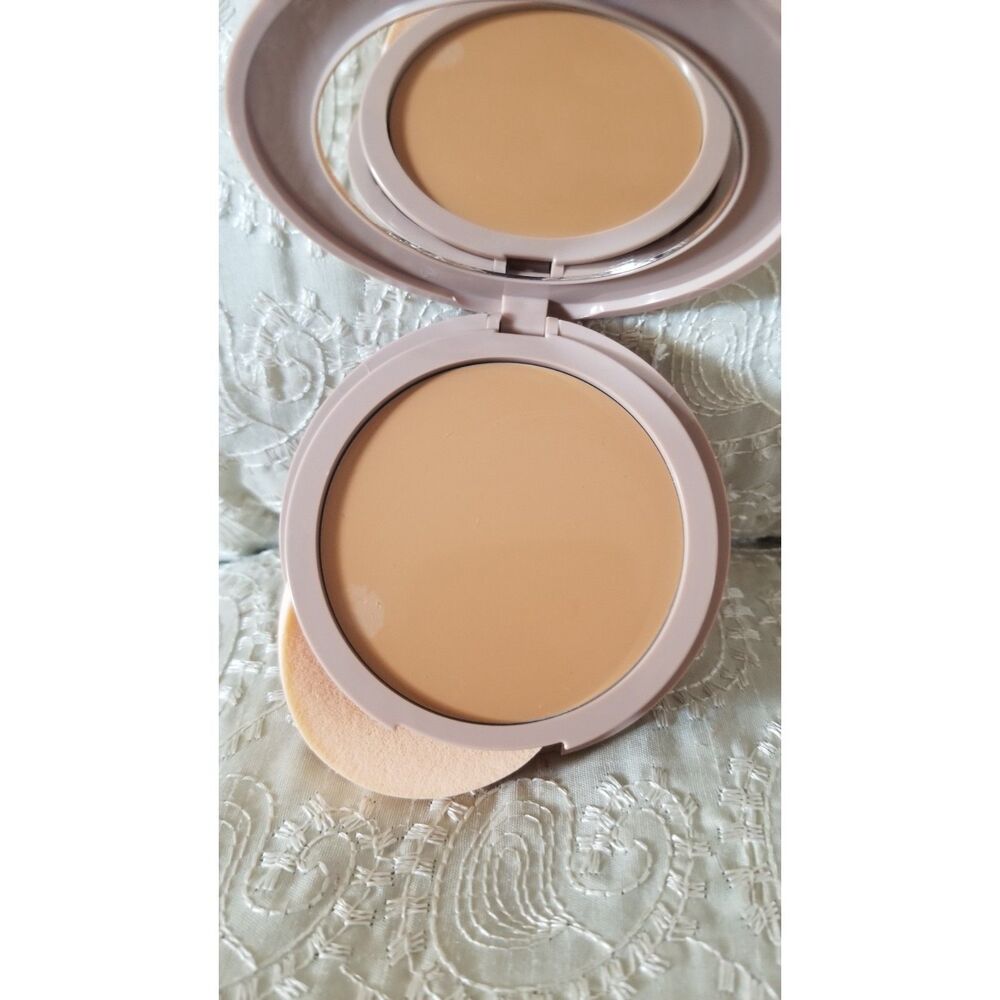 The "No Makeup Makeup" Light Medium shade  Not original sponge.